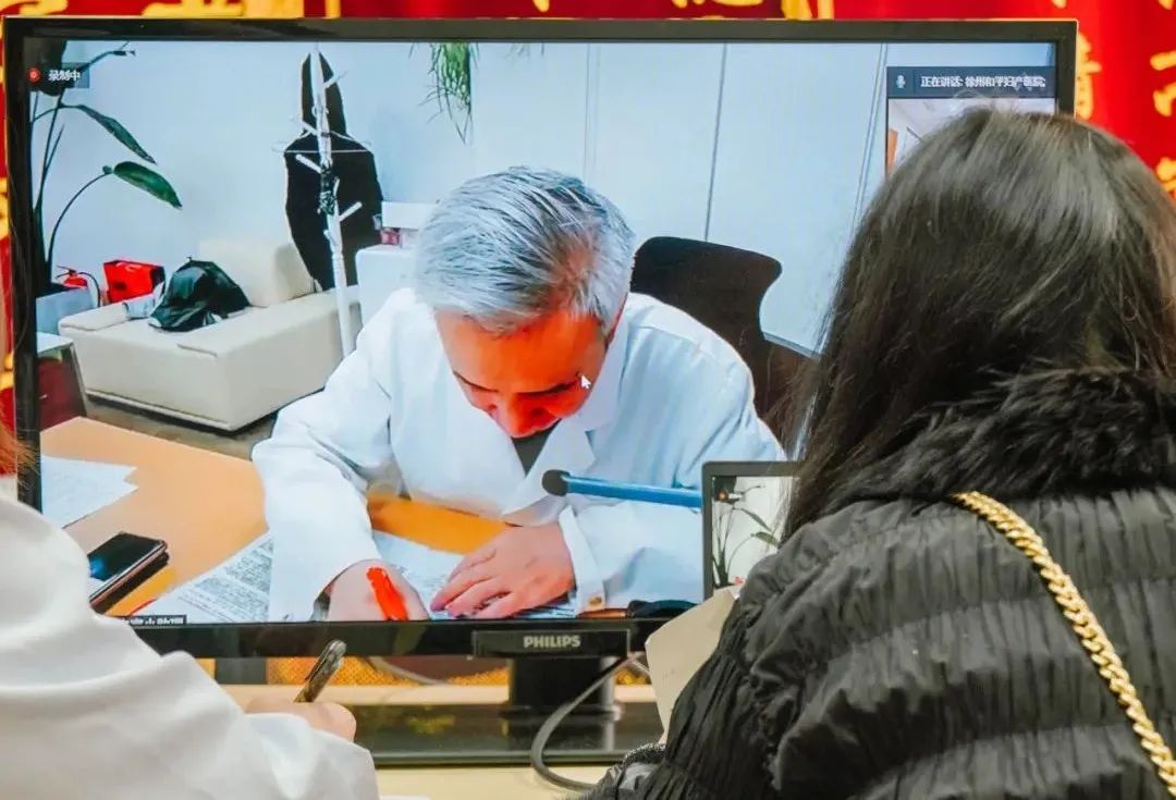 他今天“现身”和平,让若干家庭在“家门口”也能看名医!(图2) 他今天“现身”和平,让若干家庭在“家门口”也能看名医!(图2)