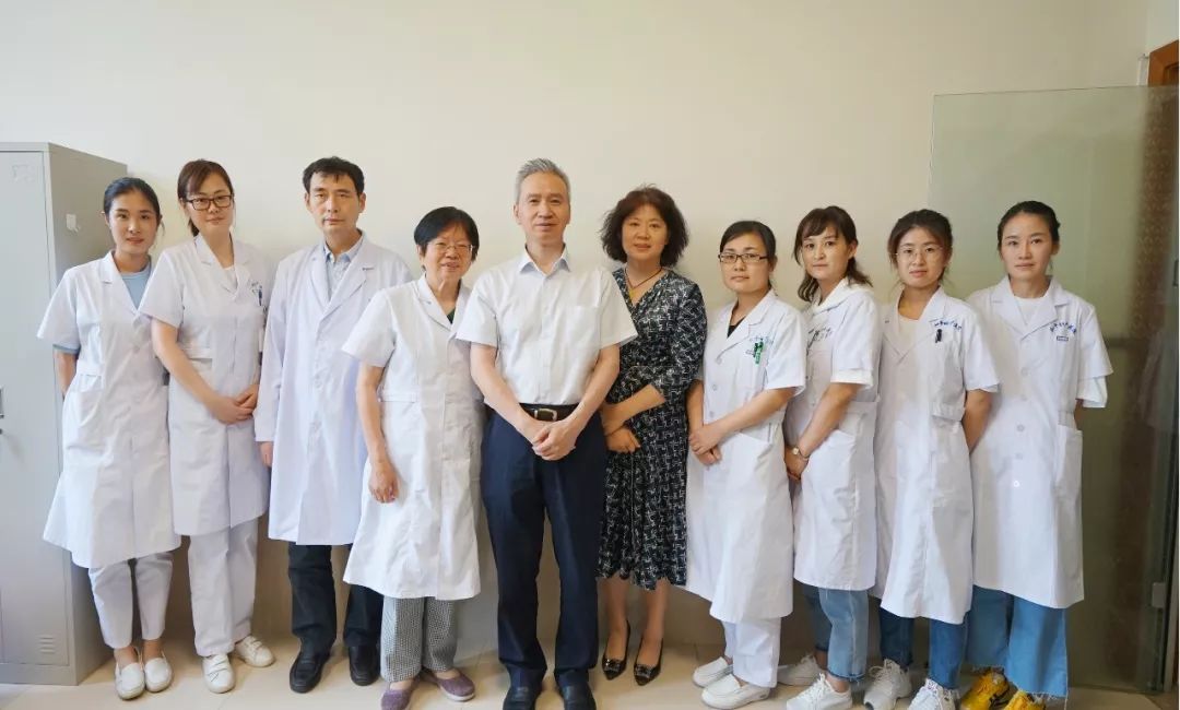 他今天“现身”和平,让若干家庭在“家门口”也能看名医!(图5) 他今天“现身”和平,让若干家庭在“家门口”也能看名医!(图5)